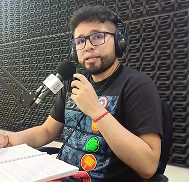 Carlos Mauricio Gamboa Delgado Realizador del programa Tejiendo Palabras Sede Nacional José Celestino Mutis Correo: carlos.gamboa@unad.edu.co